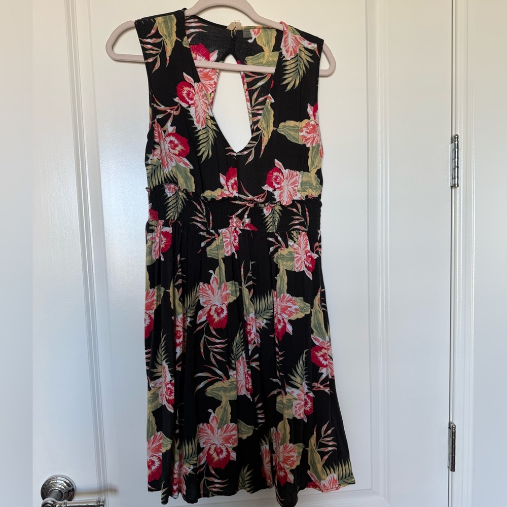 Roxy Keyhole back Floral Dress - Black and Pink